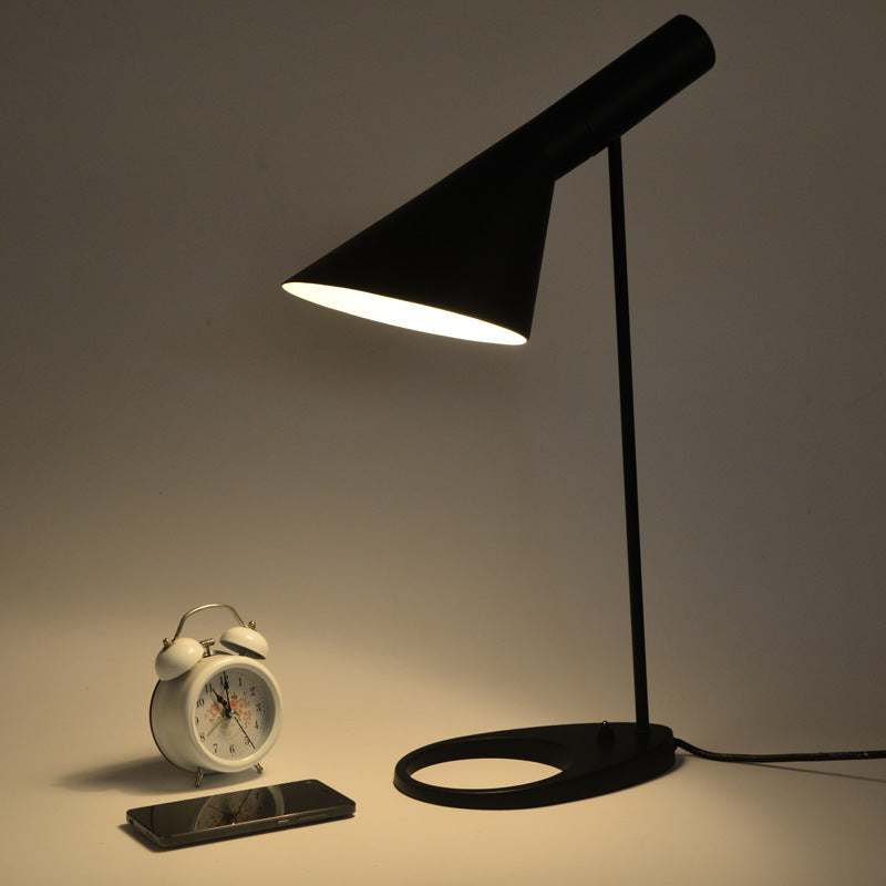 Modern Adjustable Table Lamp - Elegant Desk Lamp for Bedroom and Living Room 4