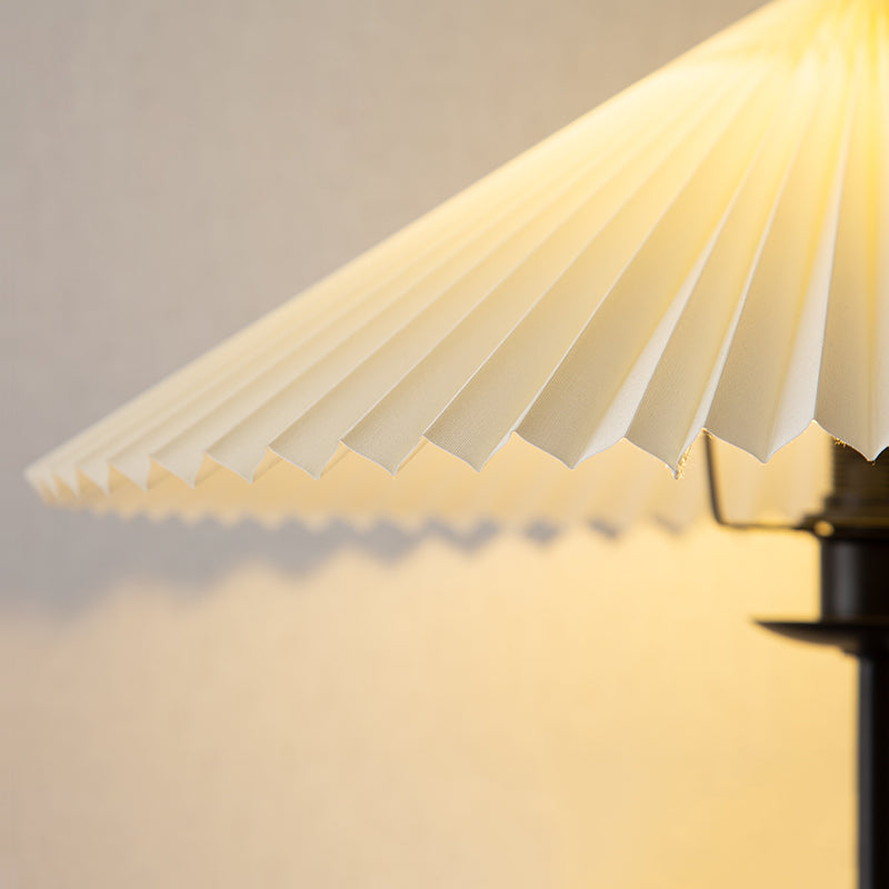 Modern Black Floor Lamp with Unique Squiggle Design for Living Room 5