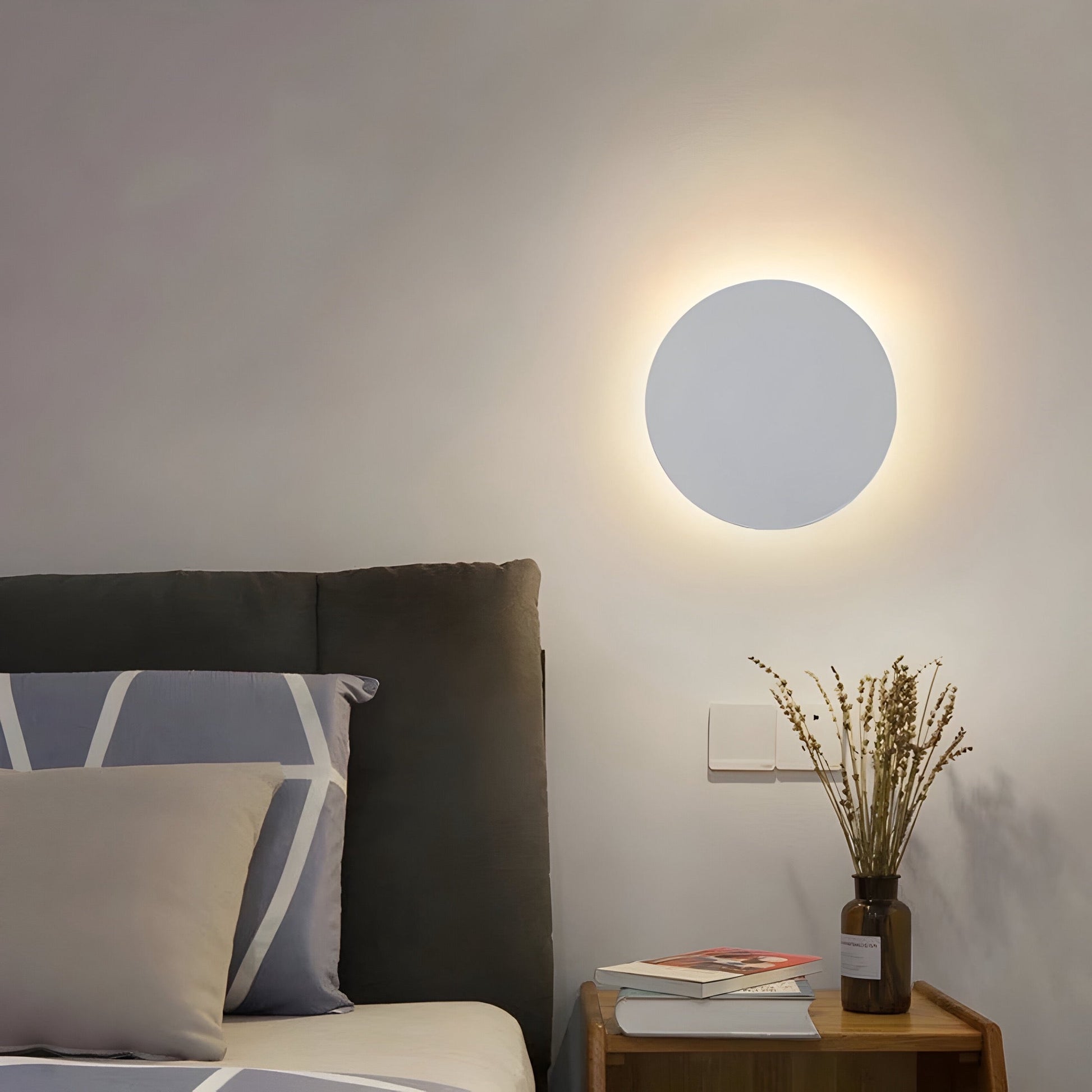 Modern Eclipse Wall Light - Stylish Sconce Light for Indoor Spaces 2