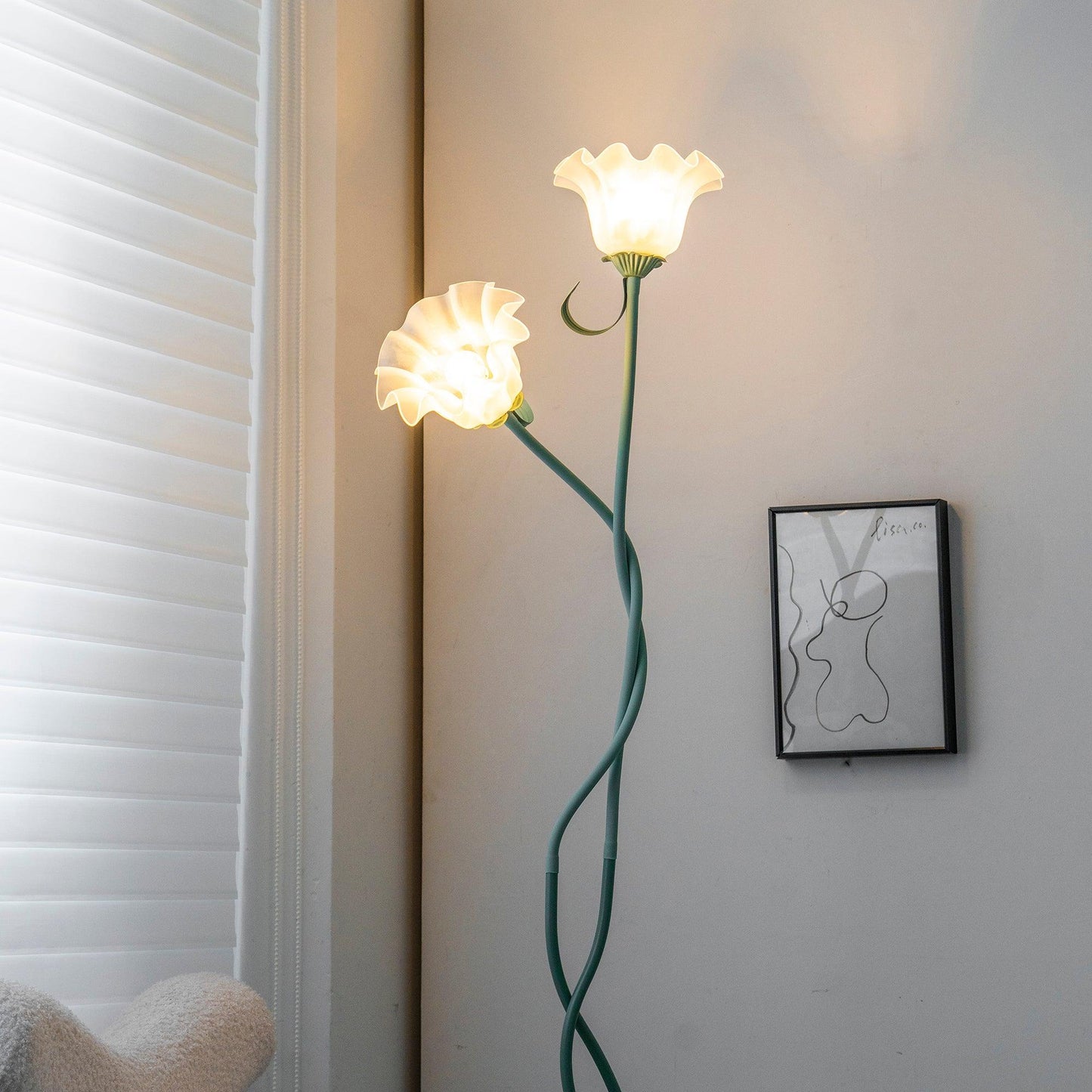 Modern Floor Lamp with Calla Flower Design and Green Matte Finish for Living Room 8